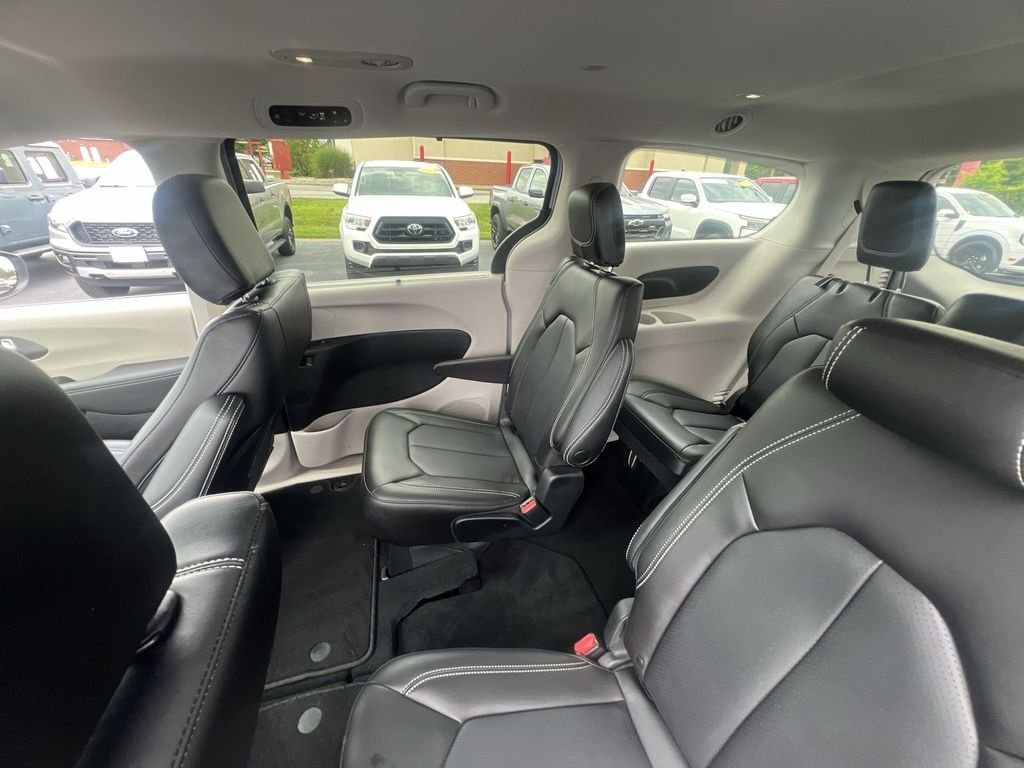Used 2023 Silver Chrysler Touring L image 12