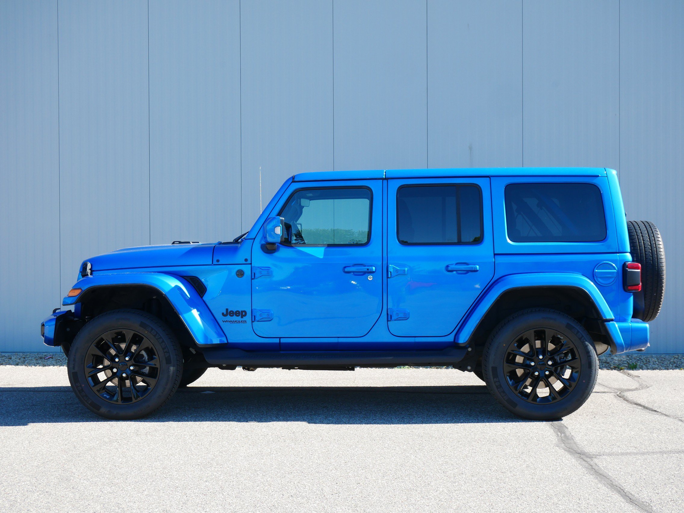 Certified Used 2022 Hydro Blue Pearlcoat Jeep Unlimited High Altitude image 2
