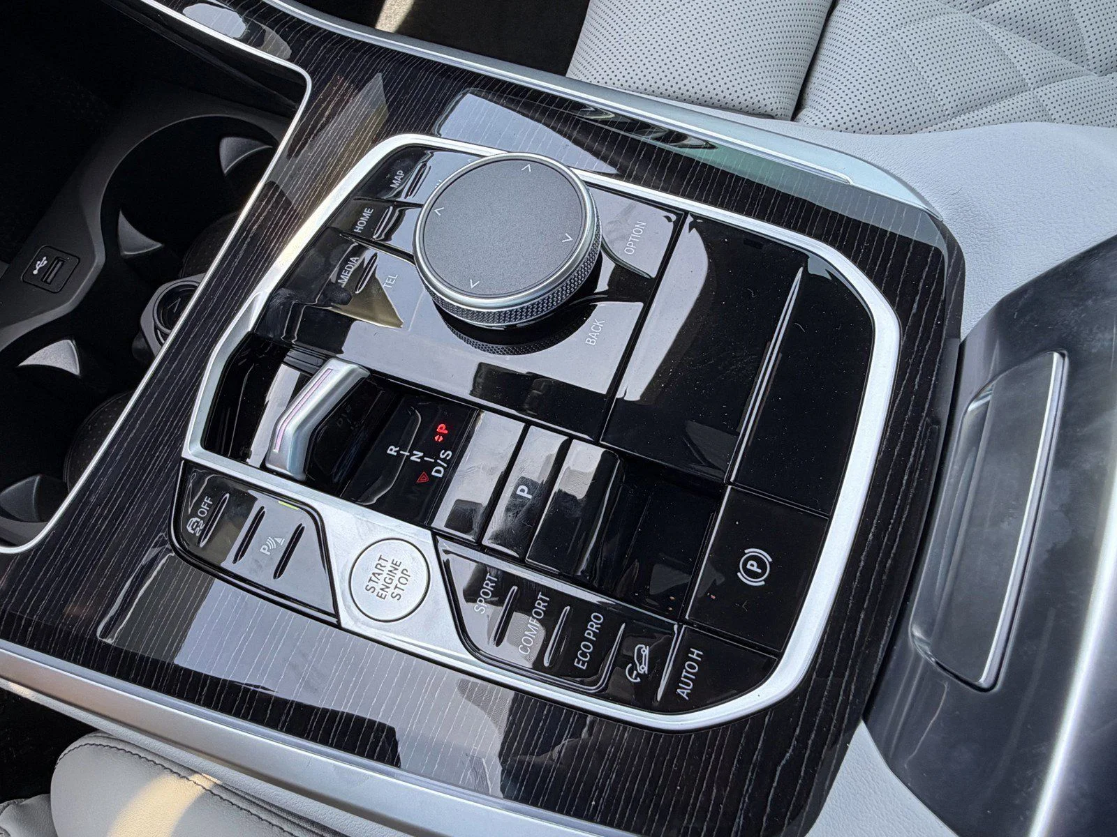 New 2026 Brooklyn Grey Metallic BMW xDrive40i image 27