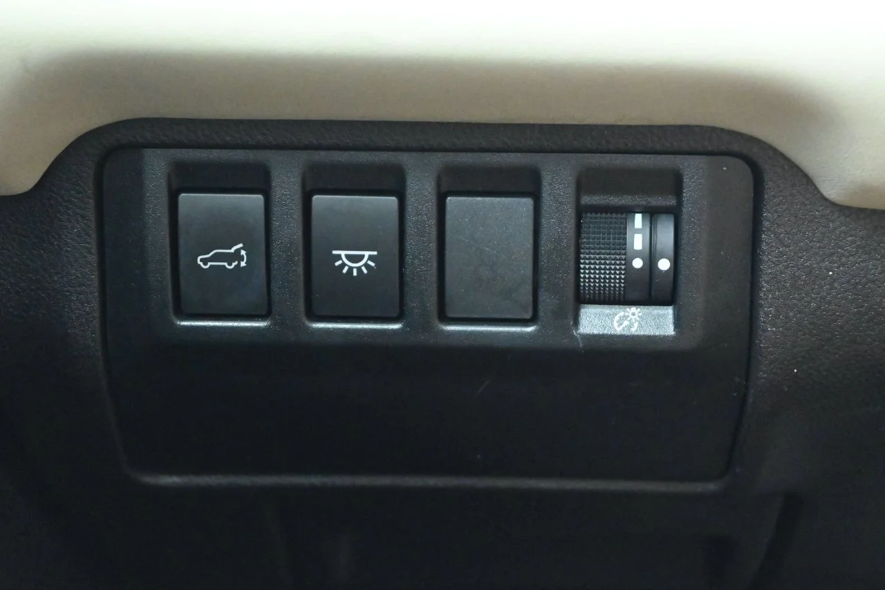 Used 2023 Crystal White Pearl Subaru Limited image 24