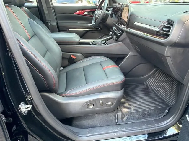 Used 2024 Mosaic Black Metallic Chevrolet RS image 13