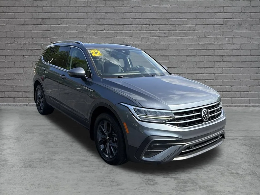 Used 2022 Platinum Gray Metall Volkswagen SE image 1