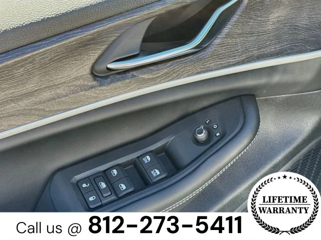 New 2027 White Jeep Laredo Altitude image 15
