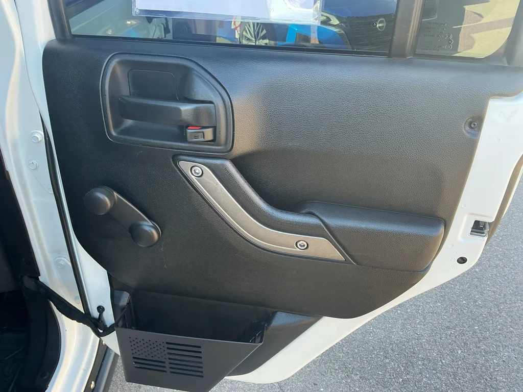 Used 2017 Bright White Clearcoat Jeep Sport image 12