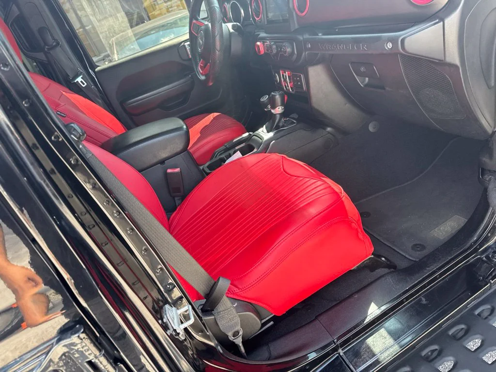 Used 2019 Black Clearcoat Jeep Unlimited Sport S image 13