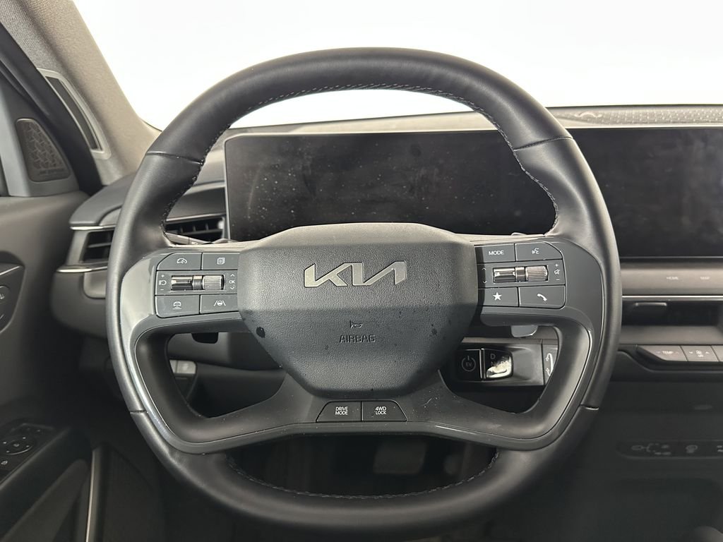 Used 2024 Black Kia Land image 8