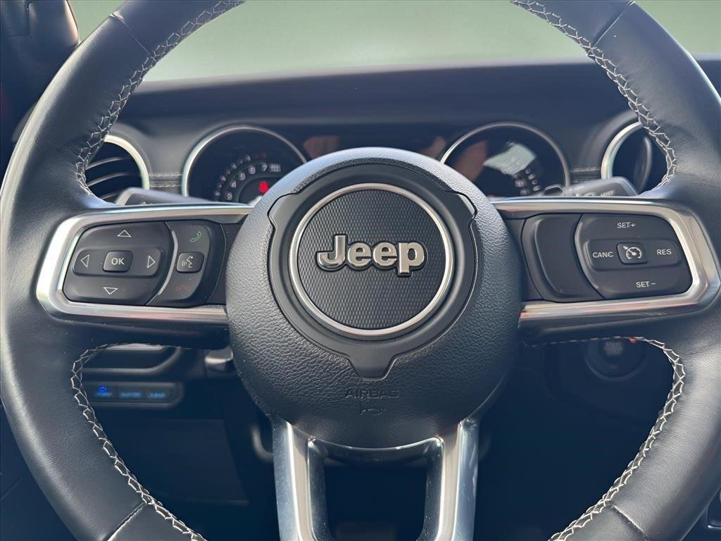Used 2022 Snazzberry Pearlcoat Jeep Unlimited Sahara image 19