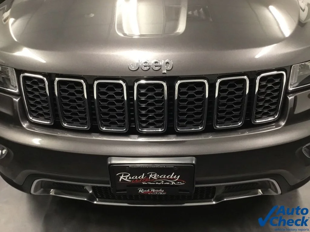 Used 2020 Gray Jeep Limited image 19