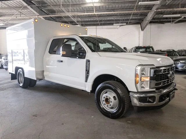 2026 Ford Chassis Cab XL