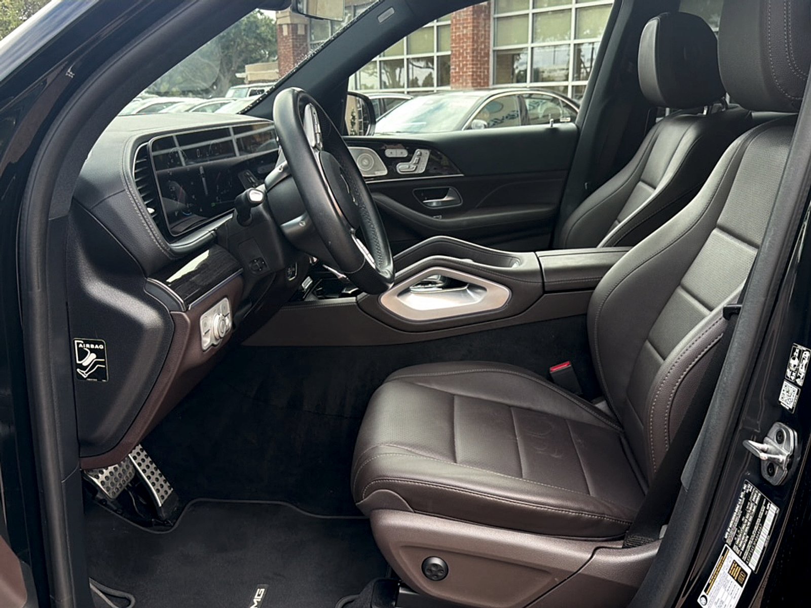Used 2023  Mercedes-Benz 4MATIC® image 3