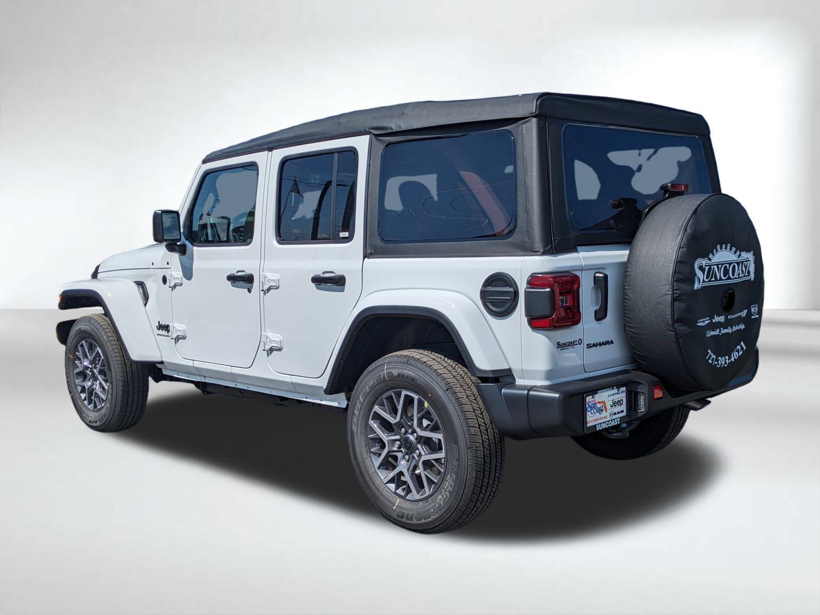 2025 Jeep Wrangler 4-Door Sahara - Photo 6