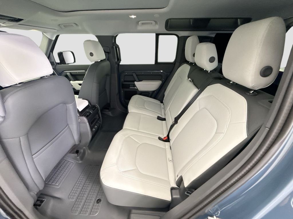 2025 Land Rover Defender S - Photo 20