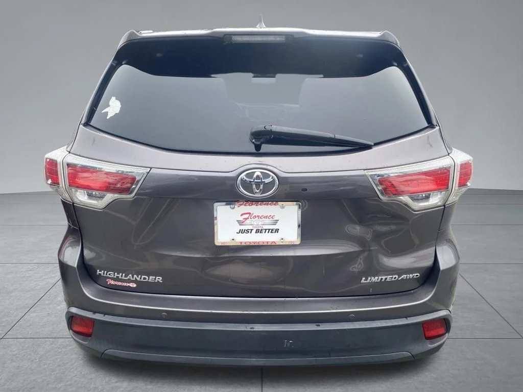 Used 2015 Gray Toyota Limited image 14