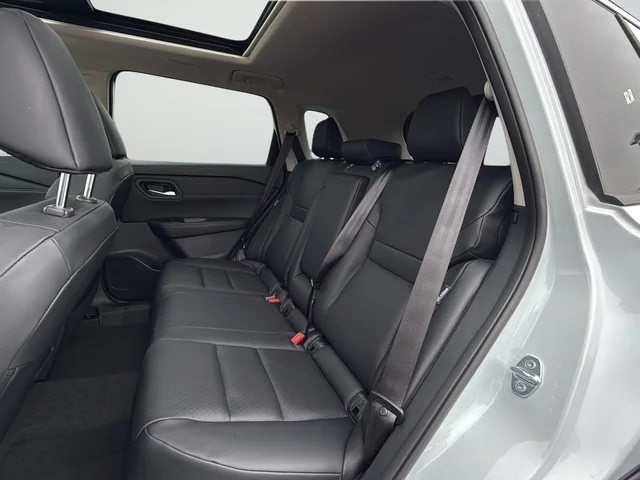 New 2026 Everest White Pearl TriCoat Nissan Dark Armor image 27