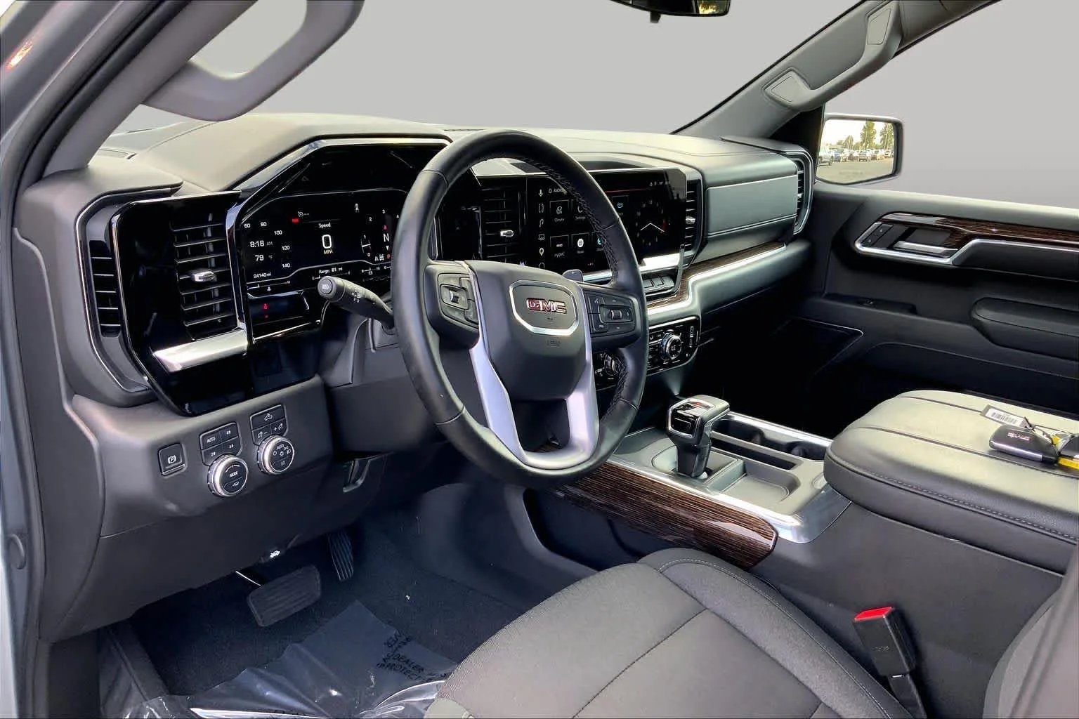 Used 2025 Sterling Metallic GMC Elevation image 15