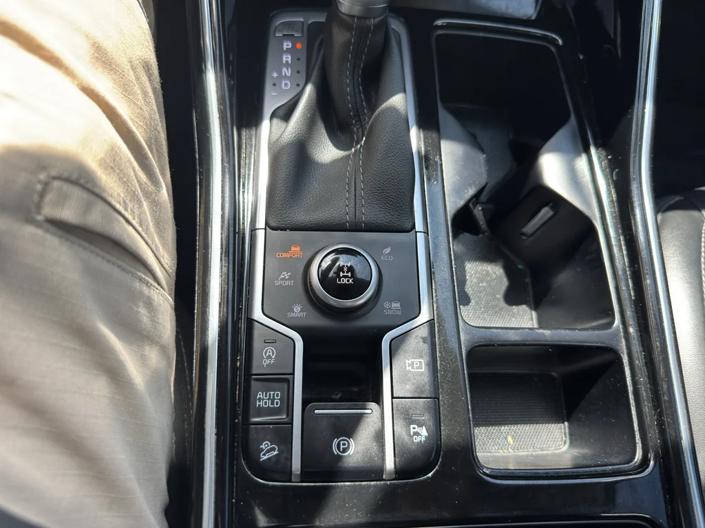Used 2023 Glacial White Pearl Kia SX image 36