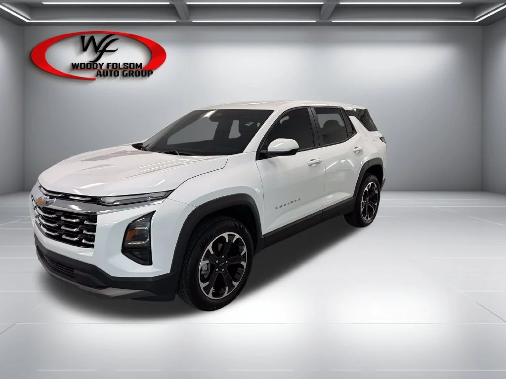 Used 2025 White Chevrolet LT image 3