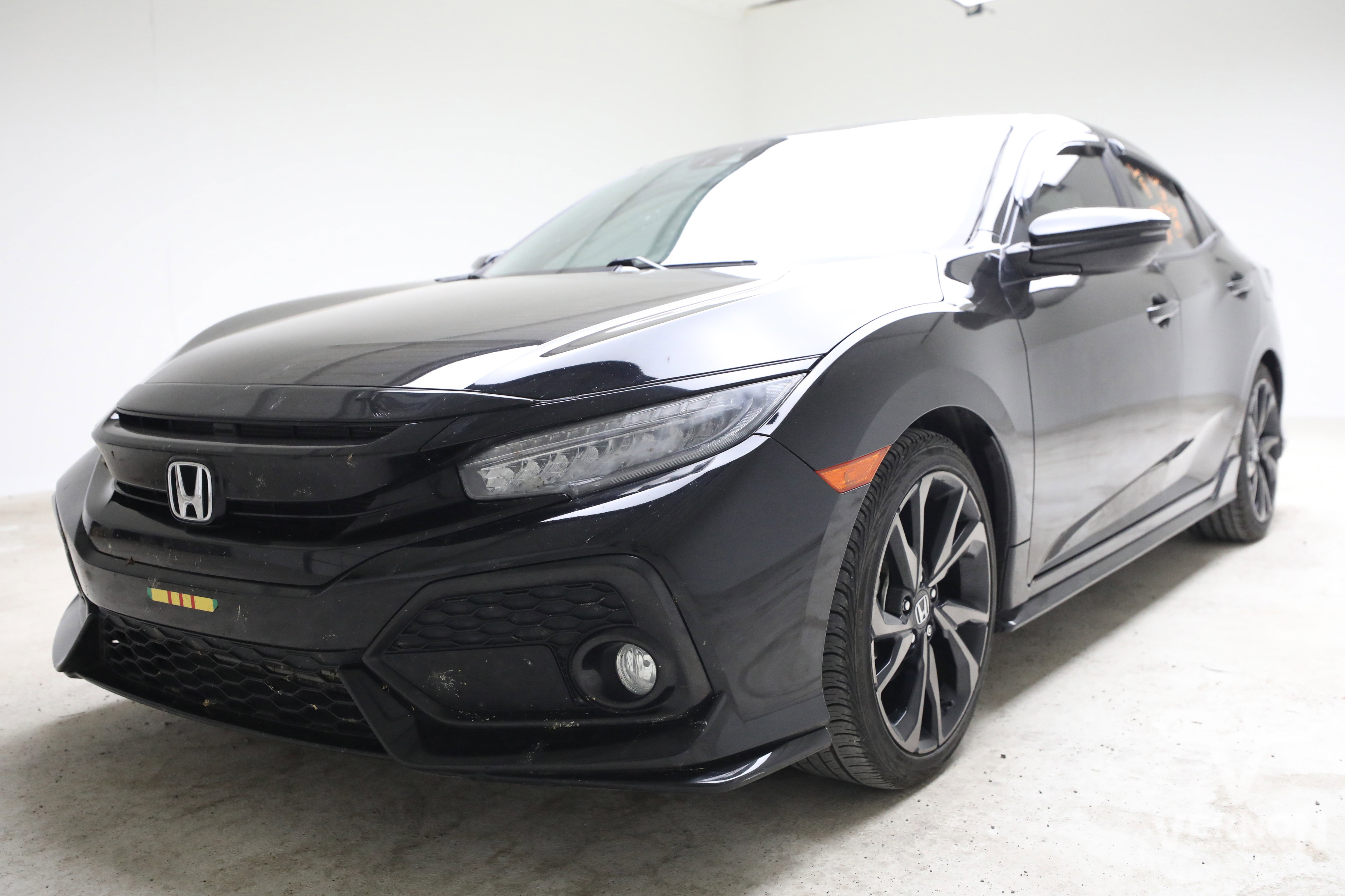 Used 2017 Crystal Black Pearl Honda Y image 1