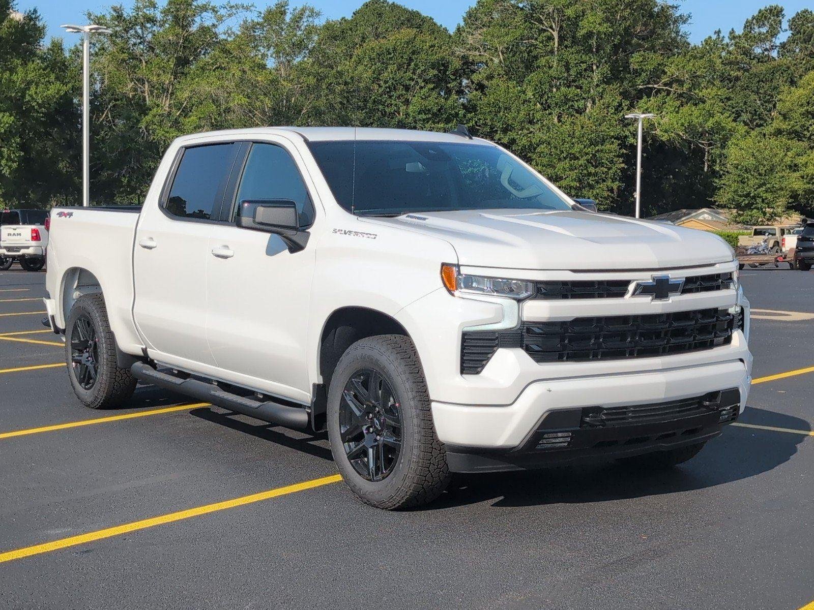New 2026 Summit White Chevrolet RST image 9