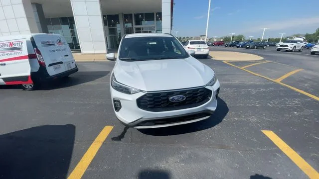 2025 Ford Escape ST-Line Select - Photo 5