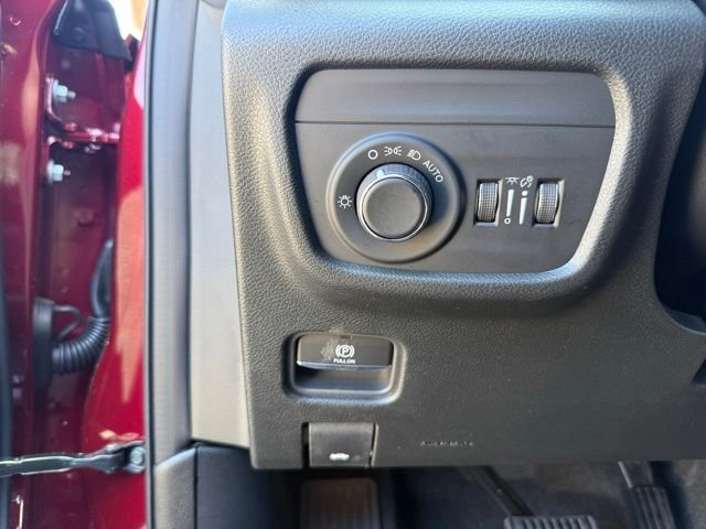 New 2026 Velvet Red Pearl-Coat Exterior Paint Jeep Laredo image 20