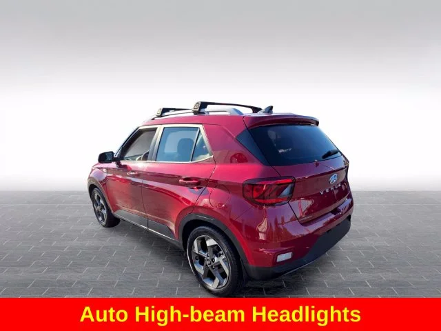 Used 2022 Red Hyundai SEL image 6