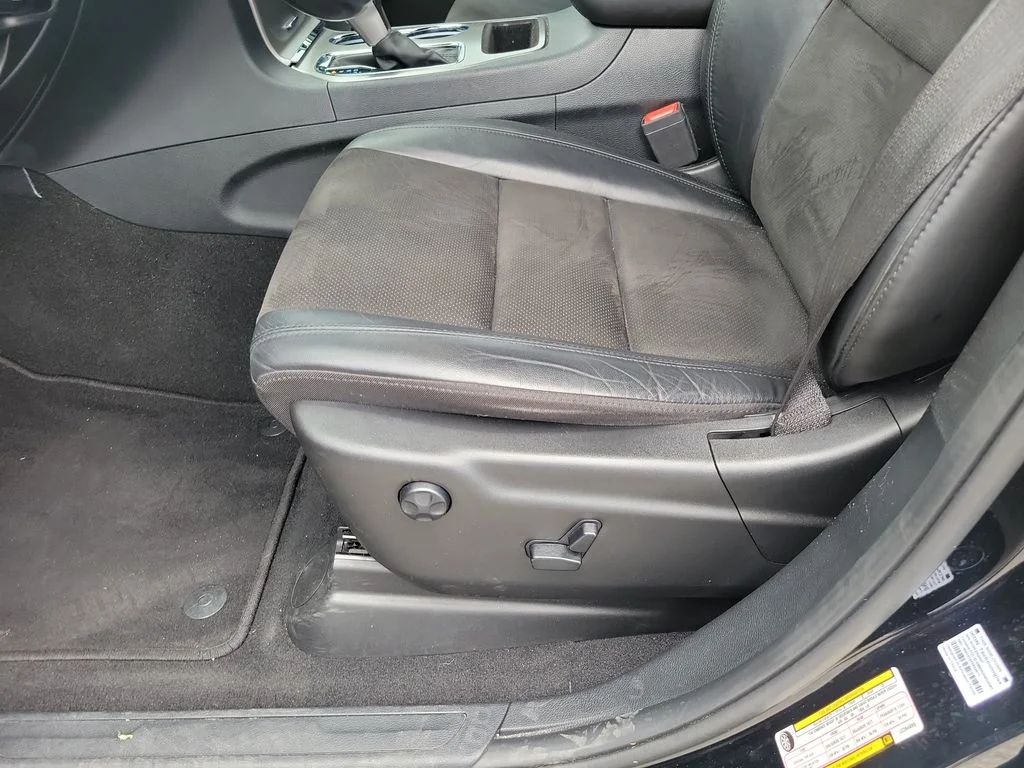 Used 2020 Black Jeep Altitude image 23