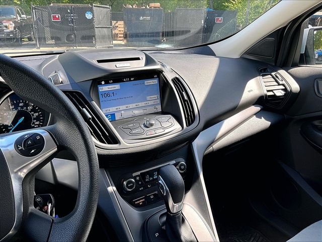 Used 2016 White Ford SE image 8
