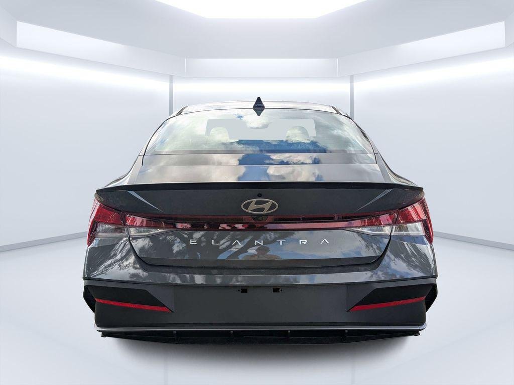 New 2026 Gray Hyundai SEL Sport Plus image 4