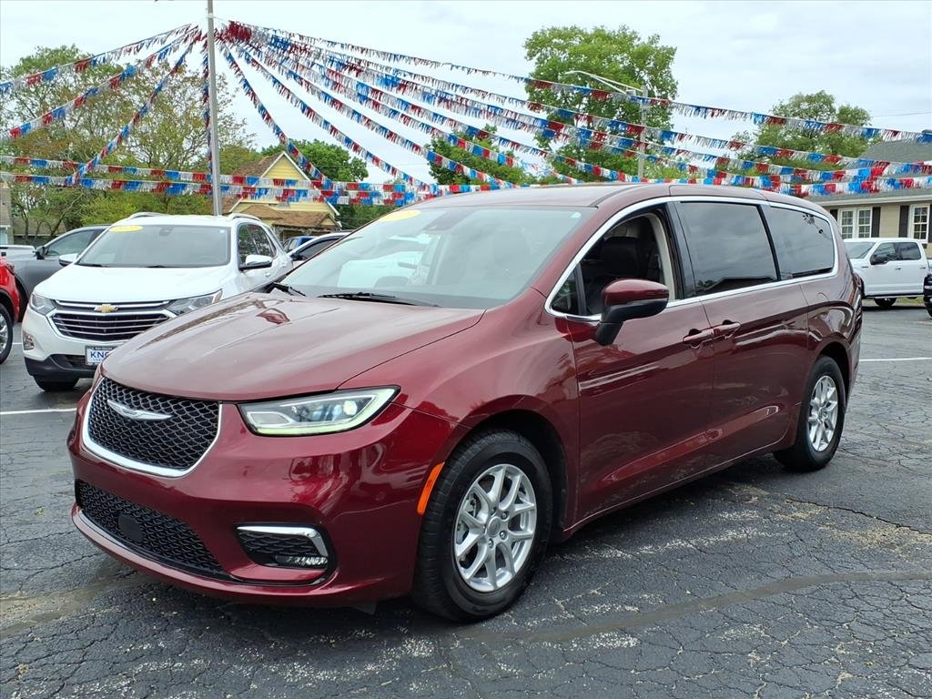 2023 Chrysler Pacifica Touring L's photo