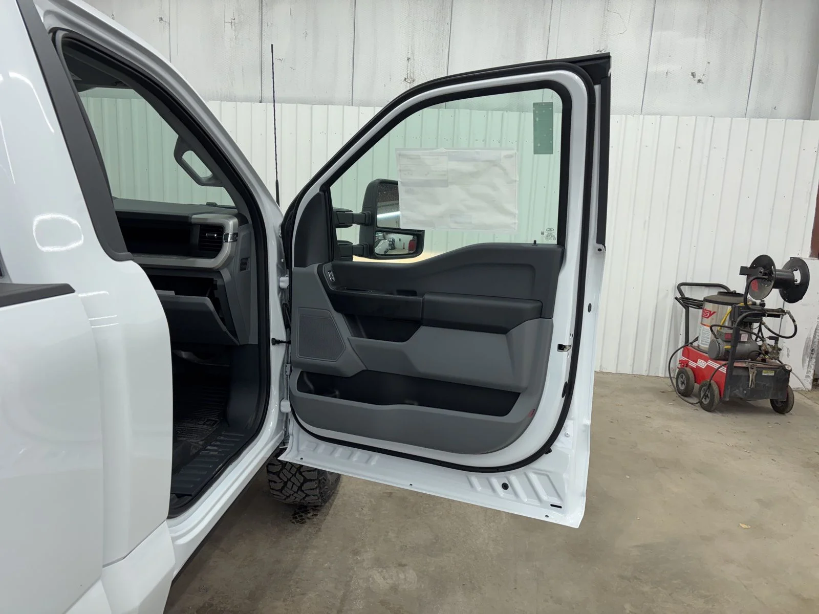 New 2026 Oxford White Ford F-350® XL image 25
