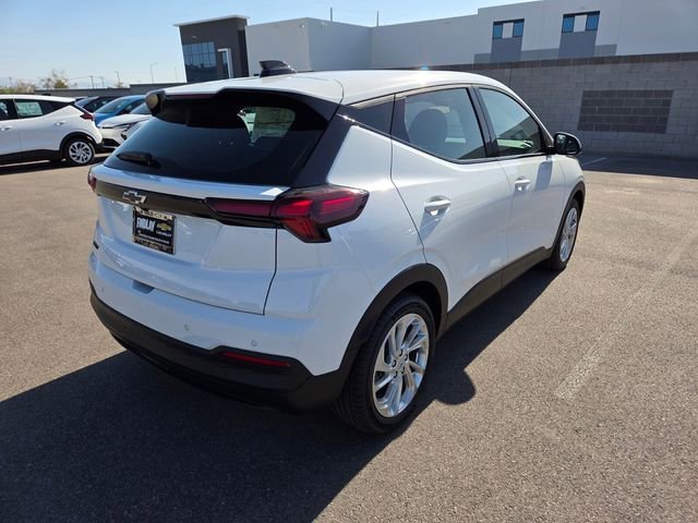 New 2027 Summit White Chevrolet LT image 4