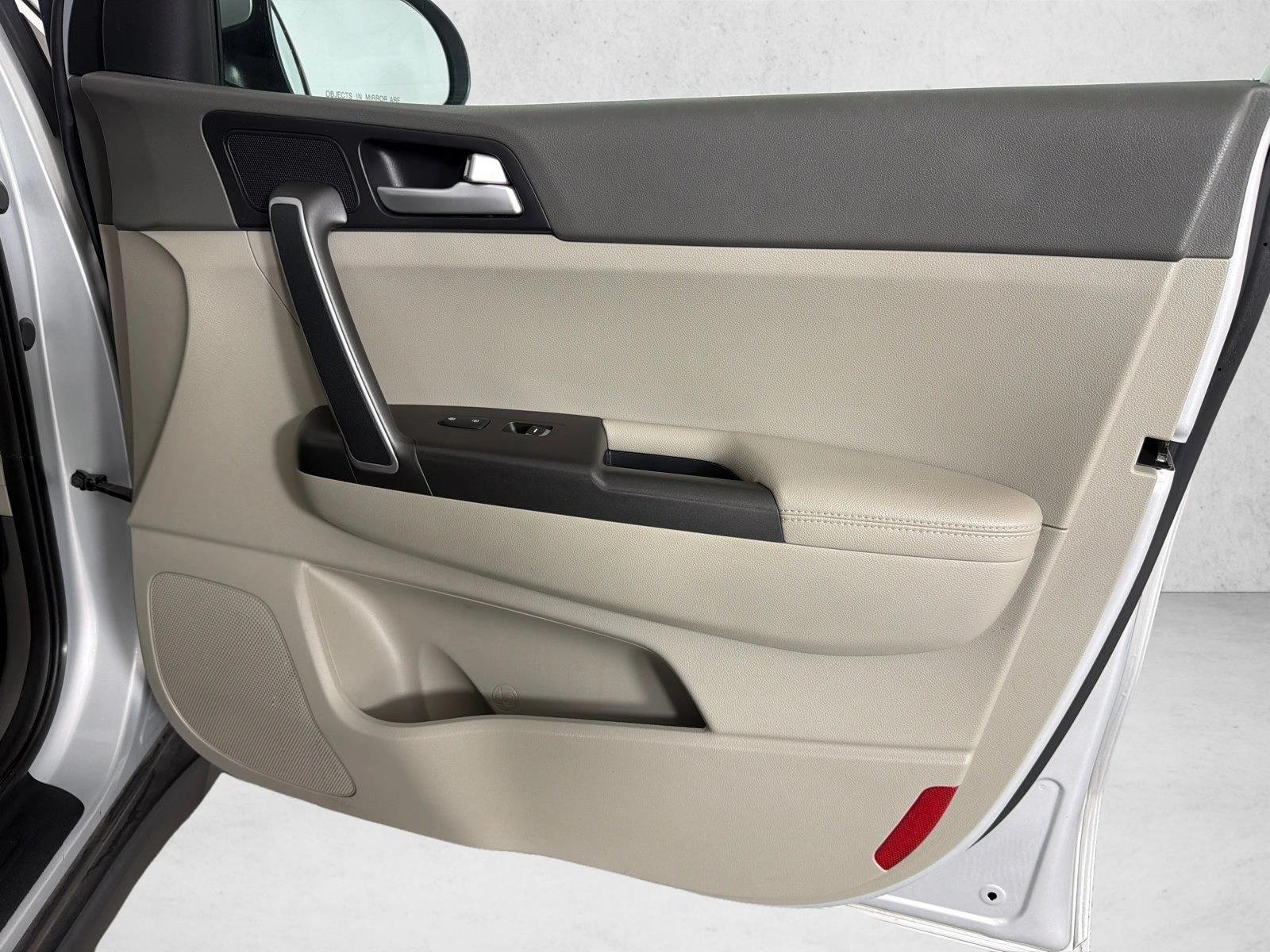 Used 2017 Sparkling Silver Kia LX image 14