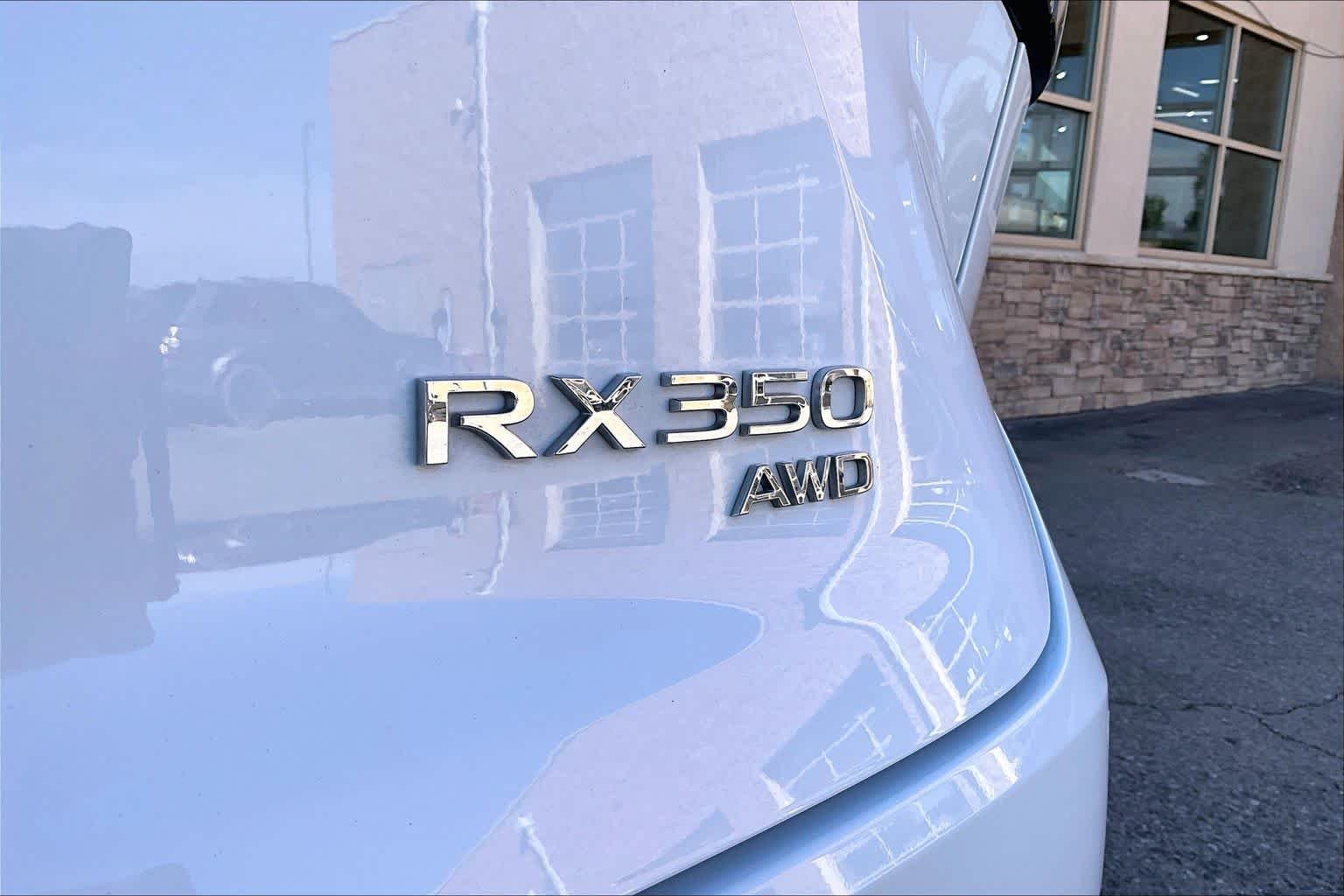 Used 2023 Ultra White Lexus F SPORT Handling image 10
