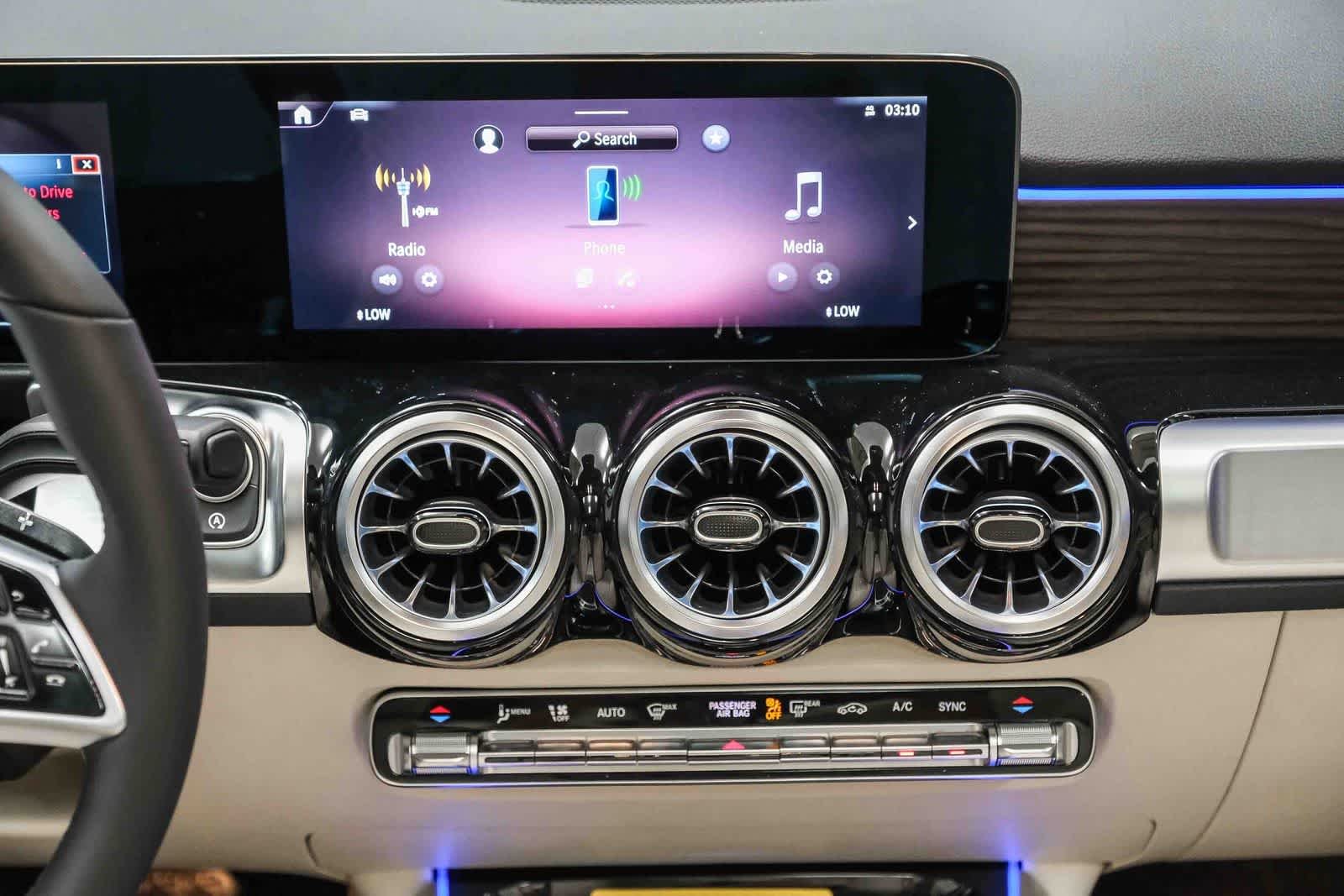 New 2026 Polar White Mercedes-Benz GLB 250 image 57