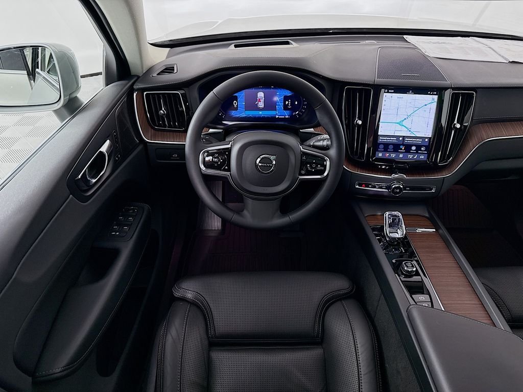 Used 2023 Silver Volvo B5 Ultimate Bright Theme image 24