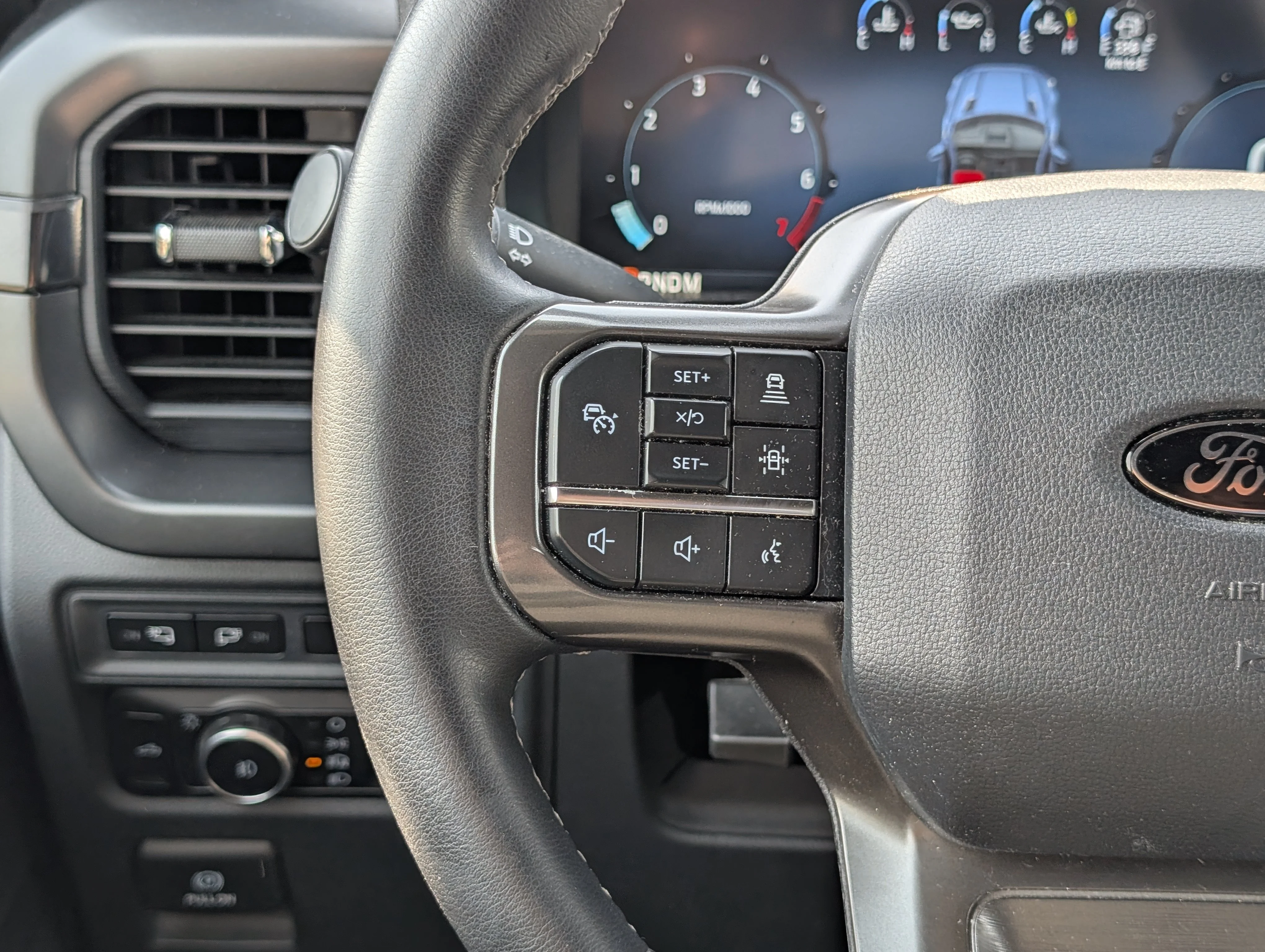 Used 2024 Avalanche Ford XLT image 24