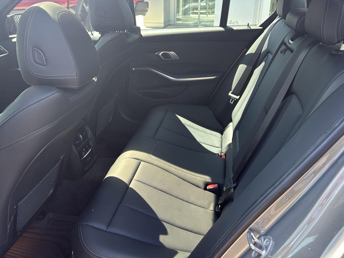 Used 2022 Oxide Grey Metallic BMW M340i image 23