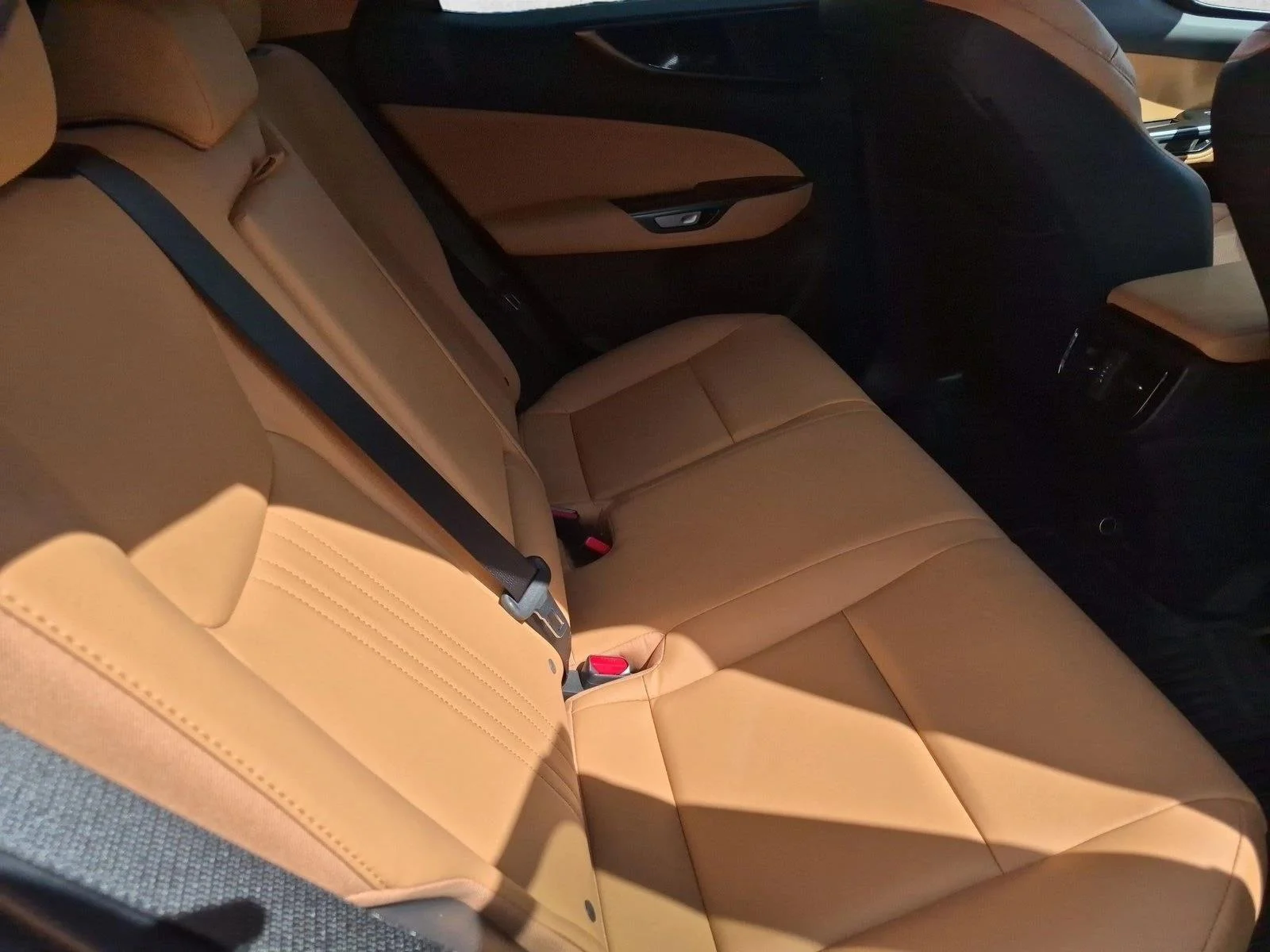 2025 Lexus NX 250 - Photo 19