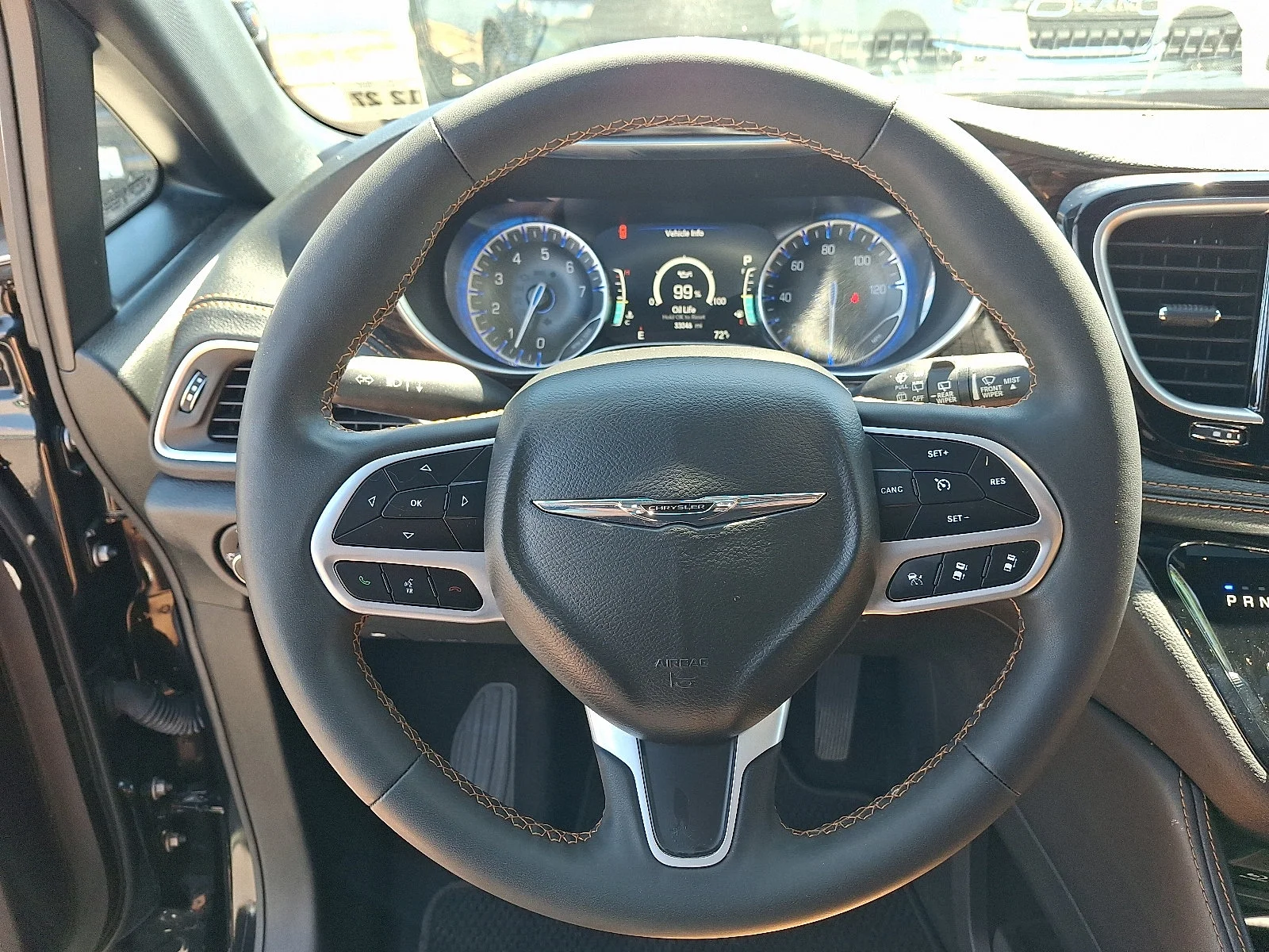 Used 2022 Brilliant Black Crystal Pearlcoat Chrysler Pinnacle image 21