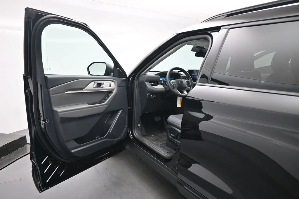 New 2026 Agate Black Metallic Ford Active image 8