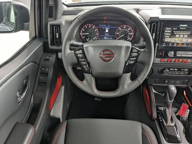2025 Nissan Frontier PRO-X - Photo 13