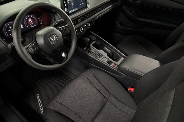New 2026 Platinum White Pearl Honda LX image 8