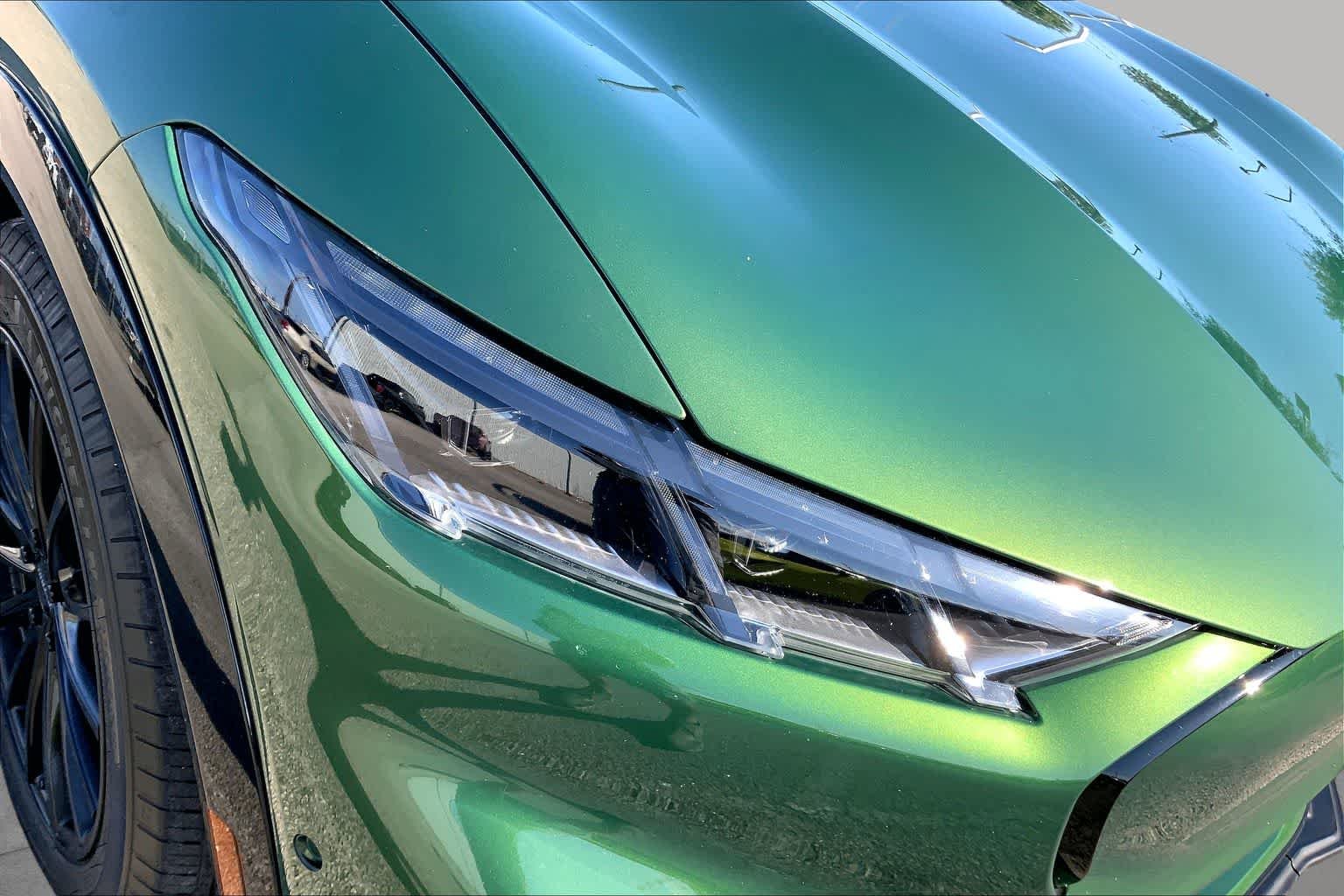 Used 2024 Eruption Green Metallic Ford Premium image 27