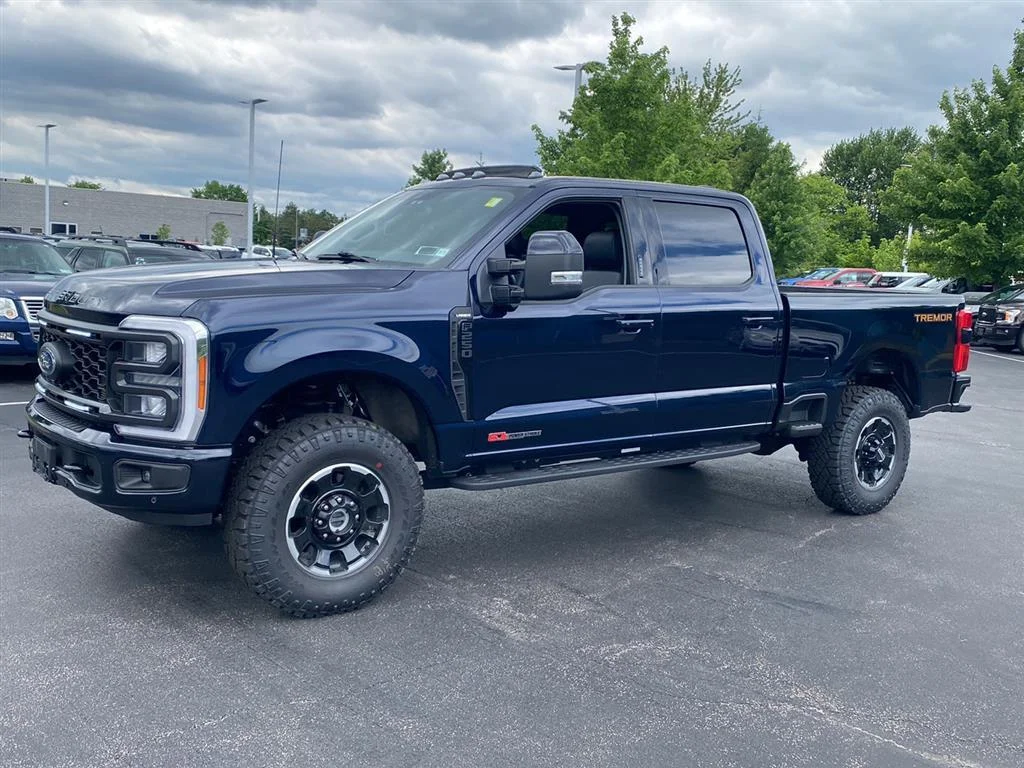 Used 2023 Antimatter Blue Metallic Ford LARIAT image 7