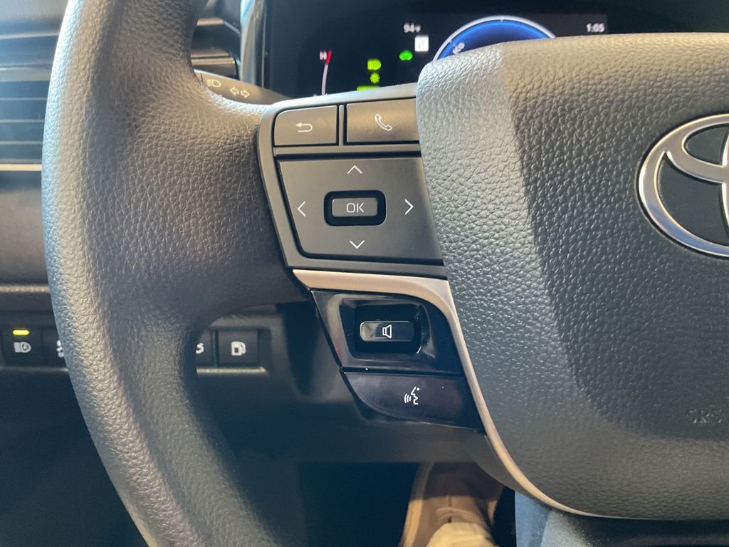 Used 2026 White Toyota LE image 18