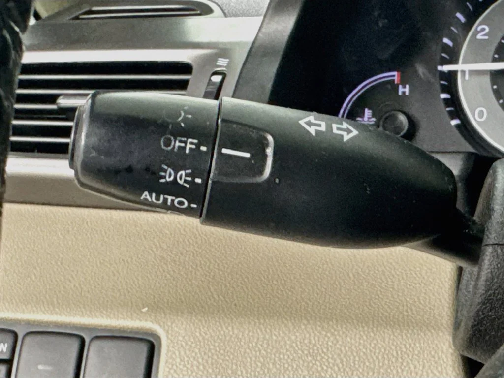 Used 2015 White Honda EX-L image 13