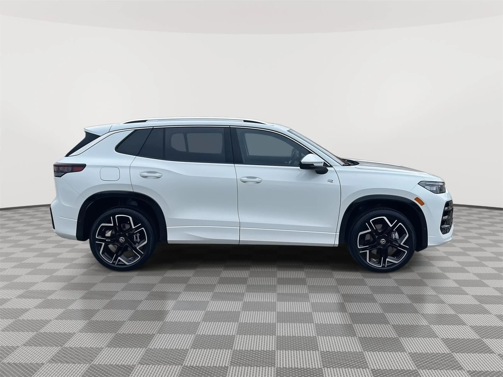 New 2026 Opal White Pearl Volkswagen SEL R-Line Turbo image 4