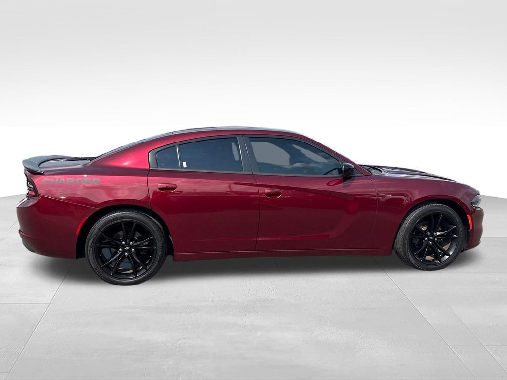 Used 2018 Red Dodge SXT image 6