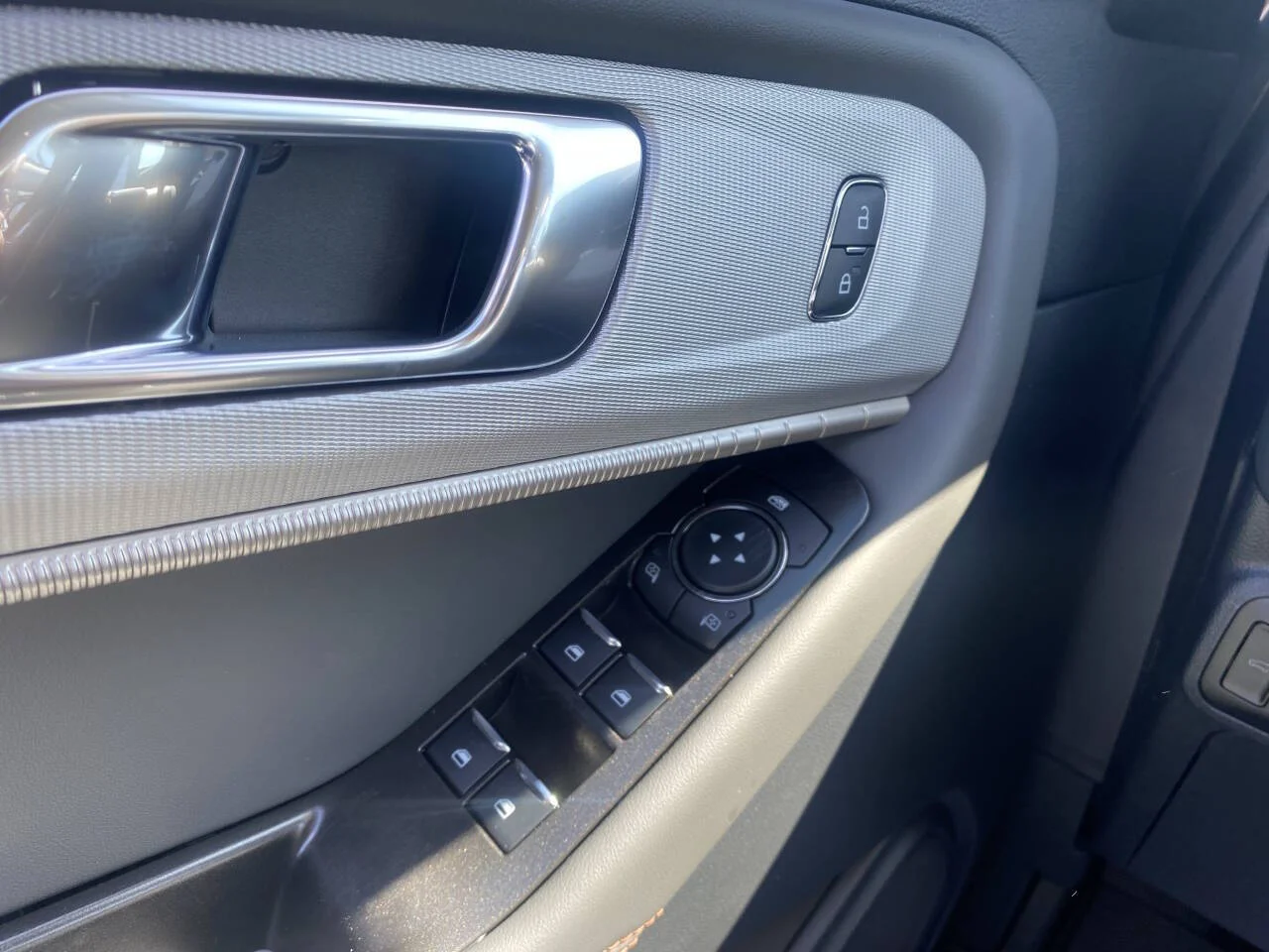 New 2026 Carbonized Gray Metallic Ford Active image 7